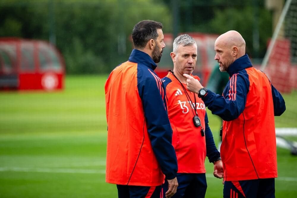Ten Hag sa teší príchodu nových asistentov