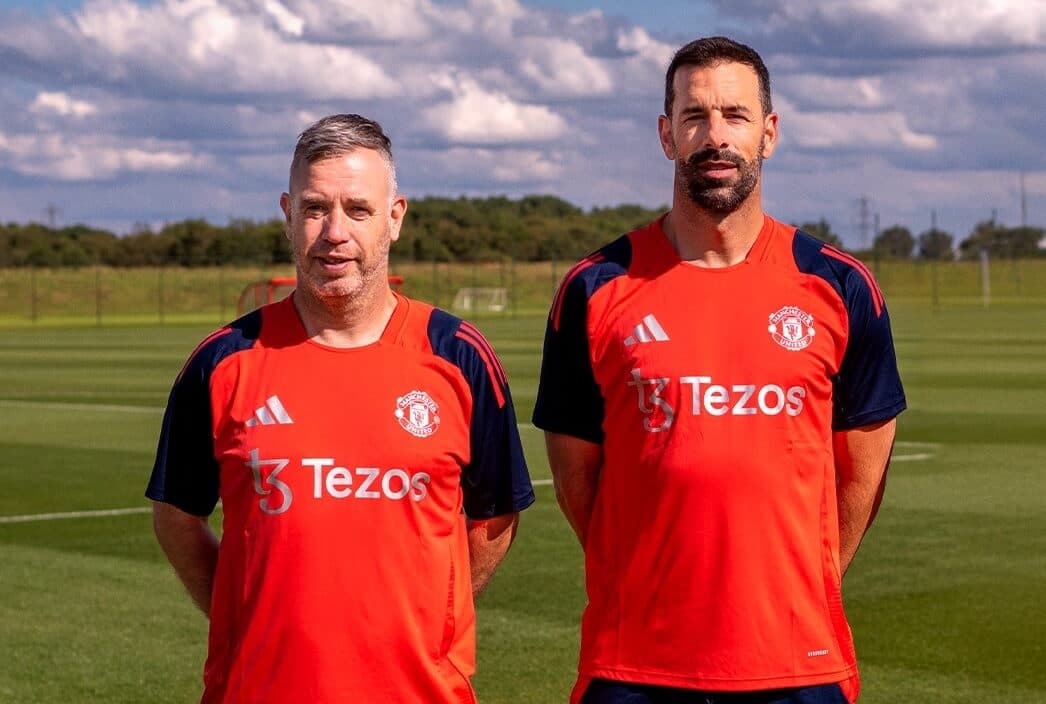 Oficiálne: Van Nistelrooy a Hake sa stali novými asistentami