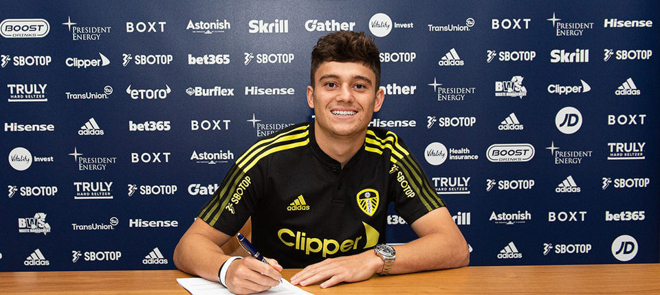 Oficiálne: Daniel James novou posilou Leedsu United